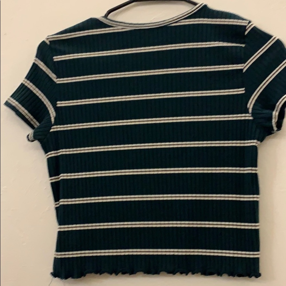 AE Crop Top - Picture 4 of 4